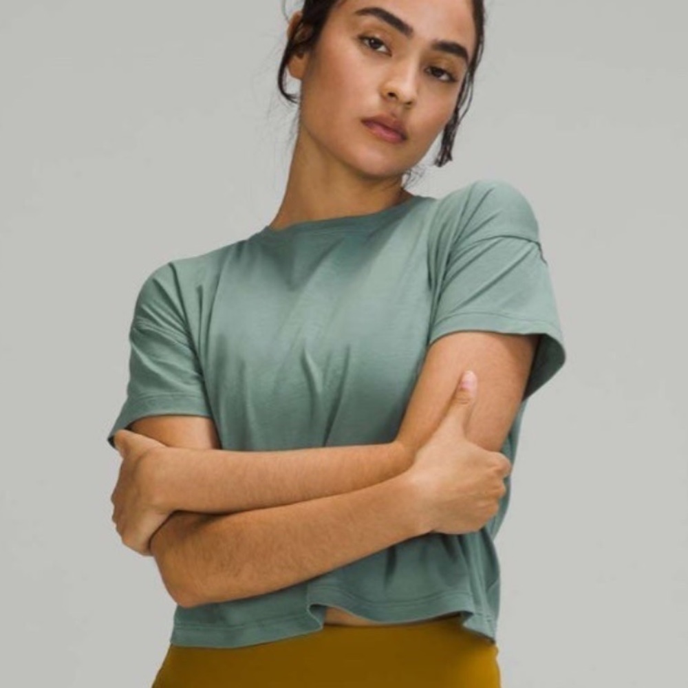 lululemon cates tee